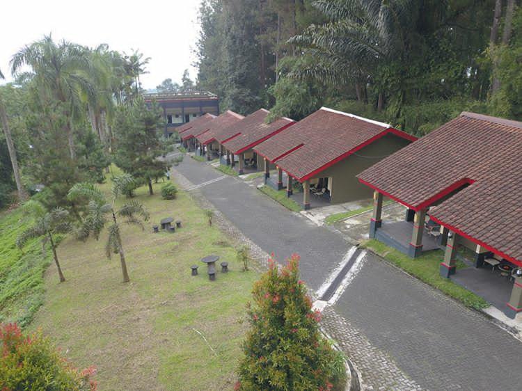 Surya Hotel & Resort باتورادن المظهر الخارجي الصورة