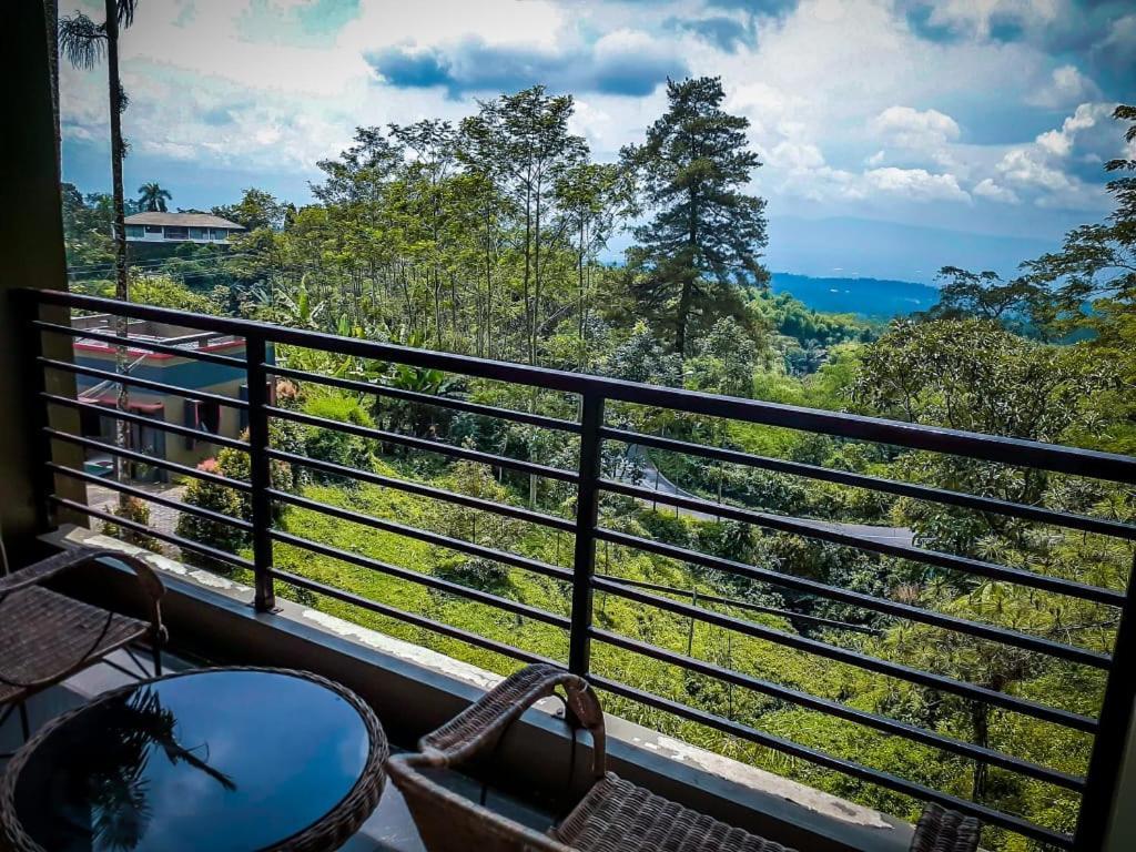 Surya Hotel & Resort باتورادن المظهر الخارجي الصورة