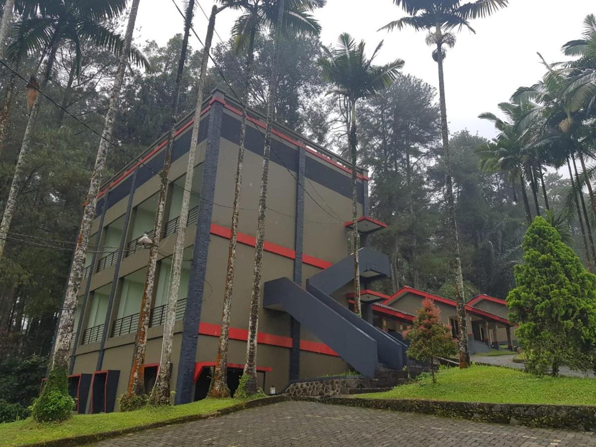 Surya Hotel & Resort باتورادن المظهر الخارجي الصورة