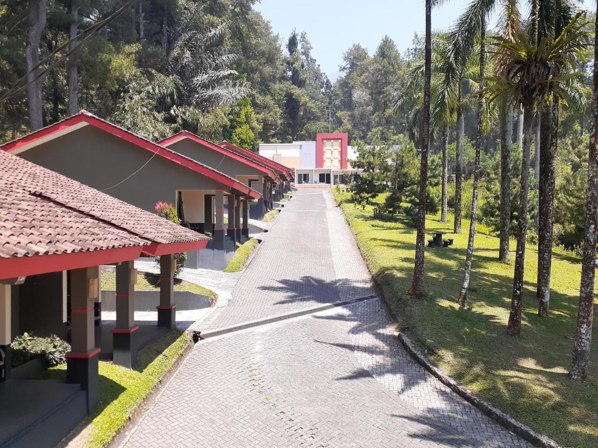 Surya Hotel & Resort باتورادن المظهر الخارجي الصورة