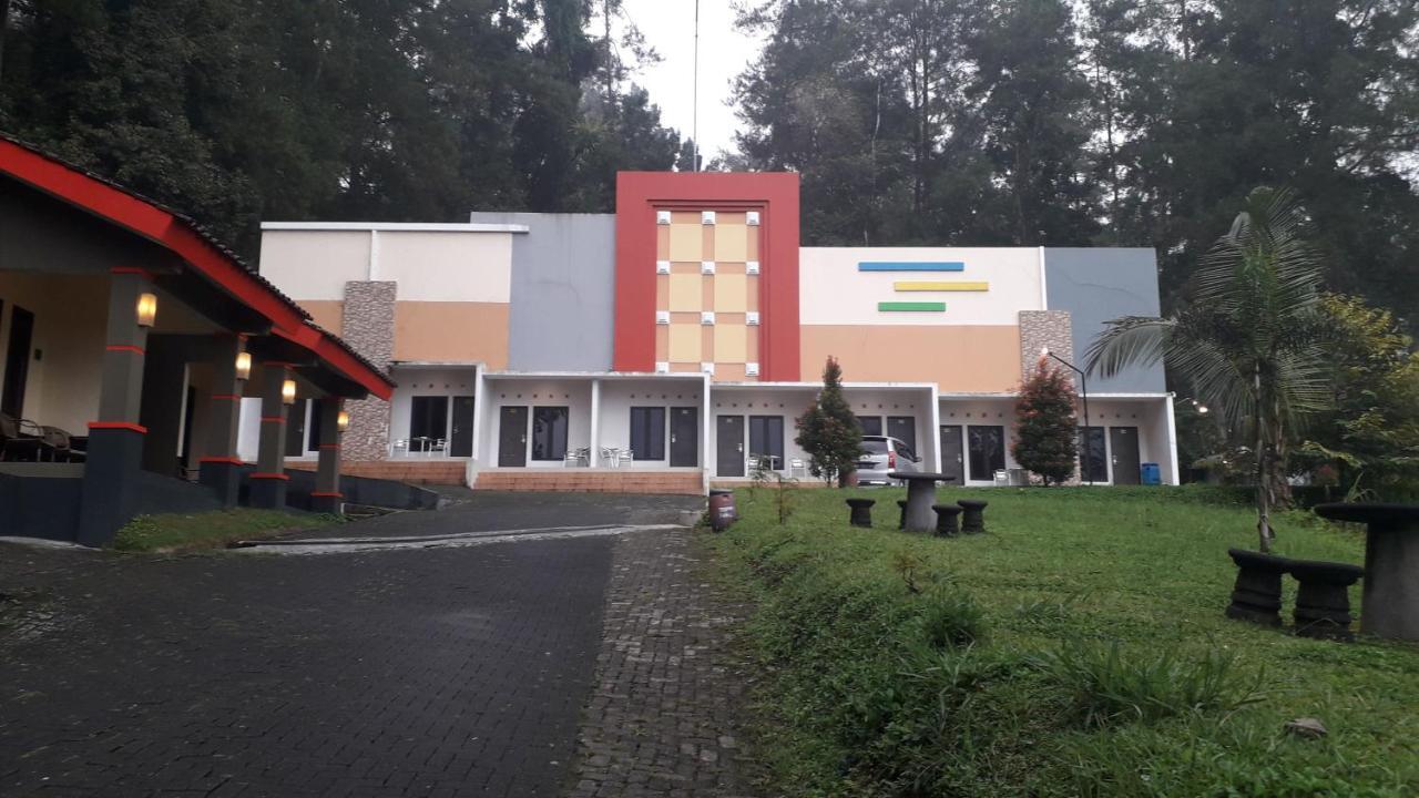 Surya Hotel & Resort باتورادن المظهر الخارجي الصورة